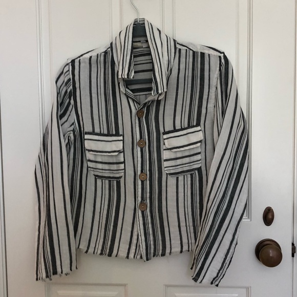 ★ Jen’s Pirates Booty Blouse ★ LN ★ - Picture 3 of 7